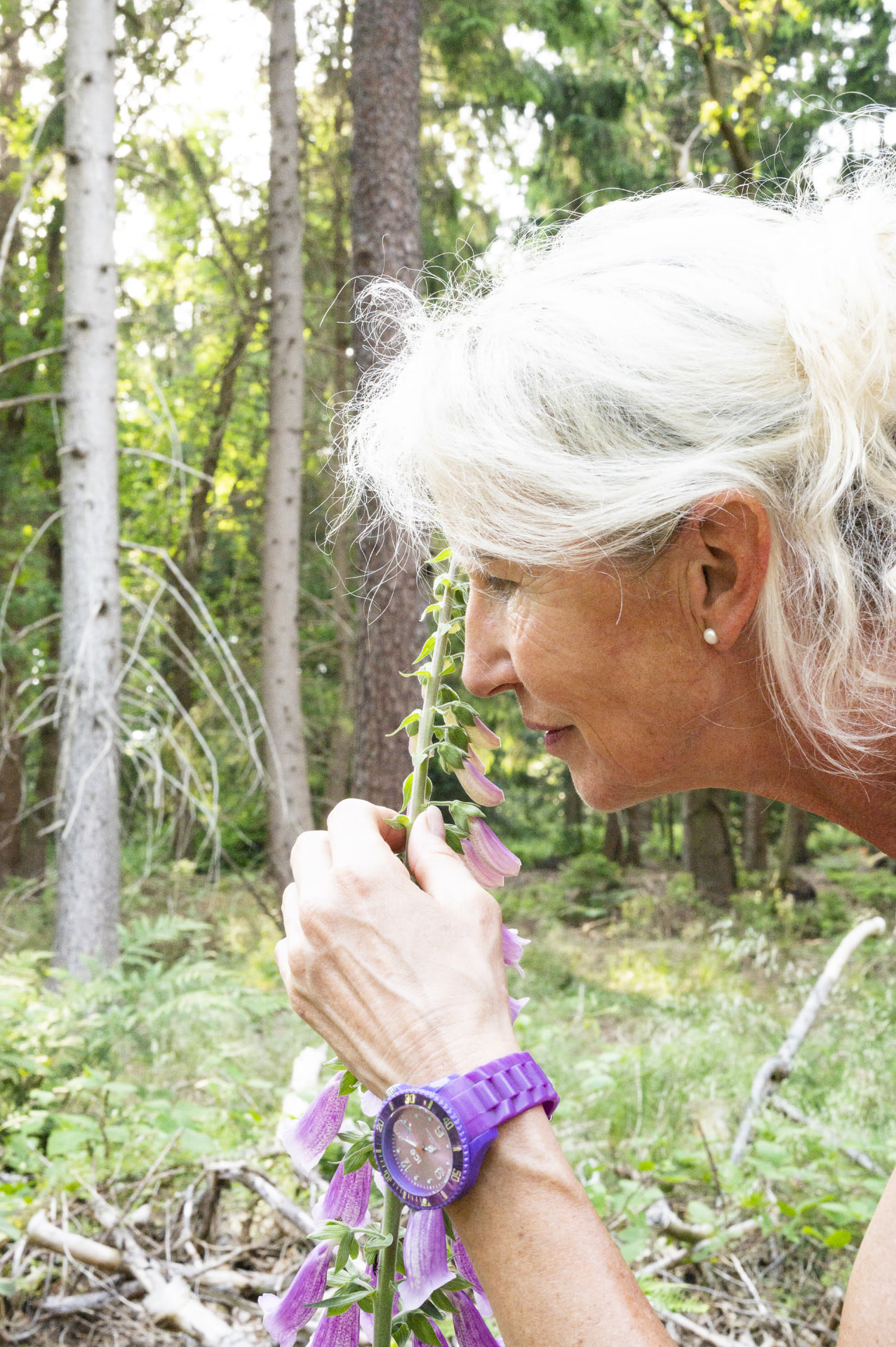 Ulrike mit einer Fingerhut-Blume